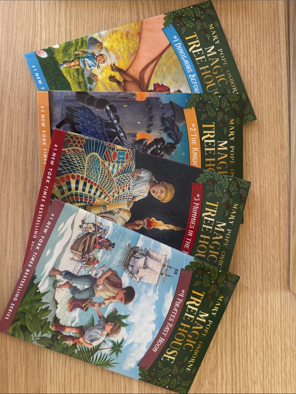 Magic Tree House Books 1-4 Boxed Set - Picture 2 of 5